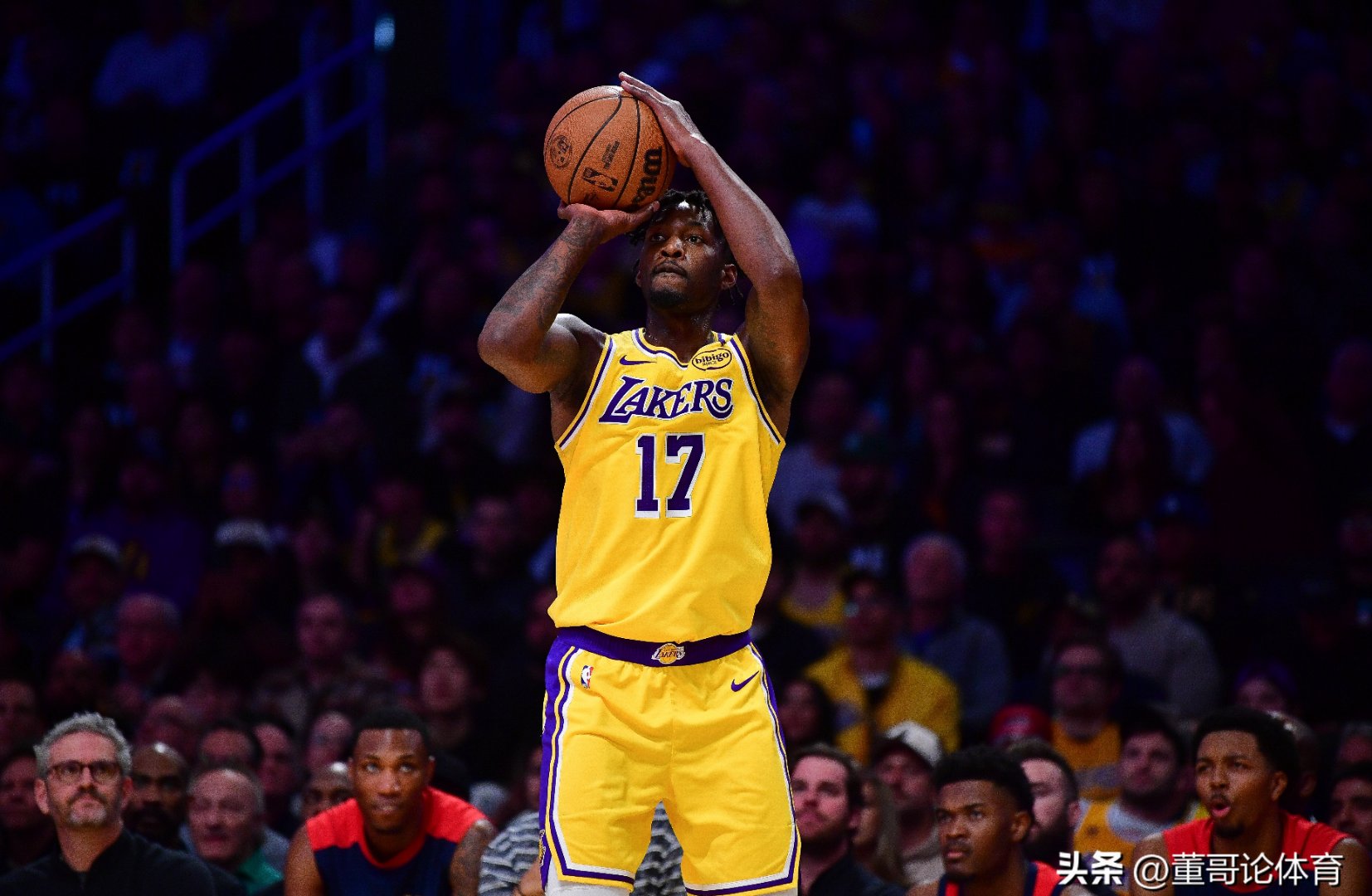 NBA常规赛揭幕，勇士主场迎战湖人