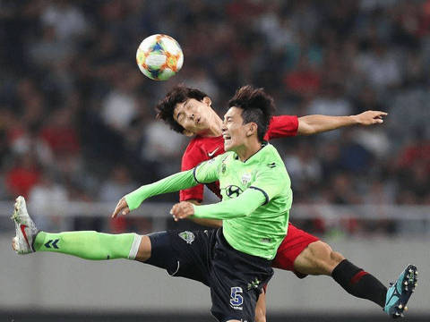 沙尔克客场遭遇失败,士气受挫 沙尔克客场遭遇失败,士气受挫