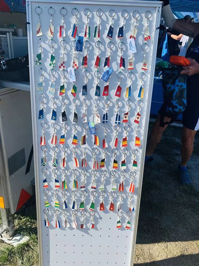 包含匈牙利选手荣膺赛艇男子单划冠军的词条