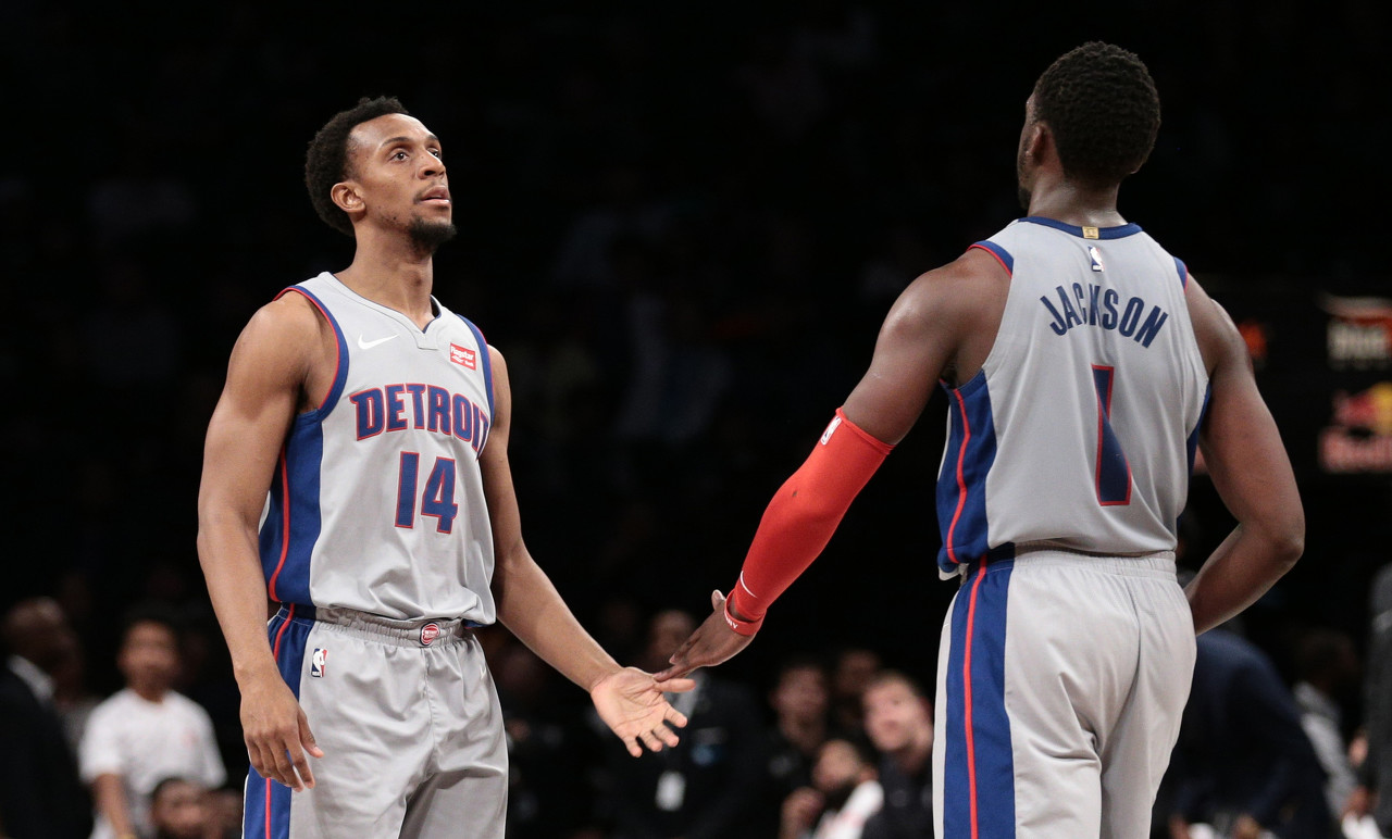 活塞主场大胜奇才，史密斯表现抢眼