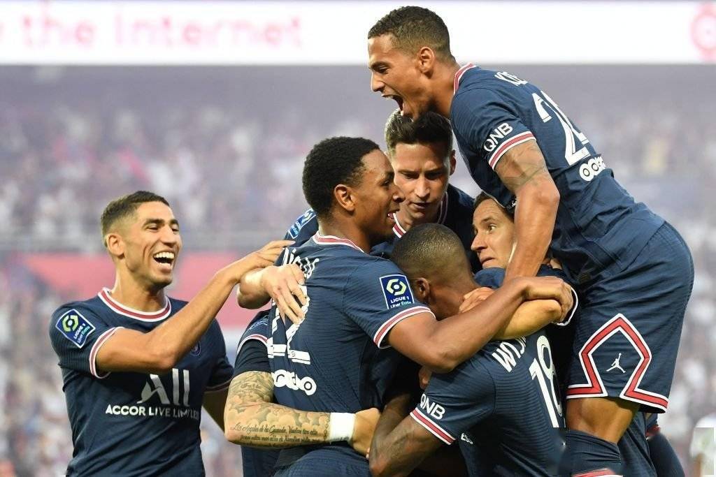 包含兰斯客场爆冷战胜里尔，法甲冲击榜首位置的词条