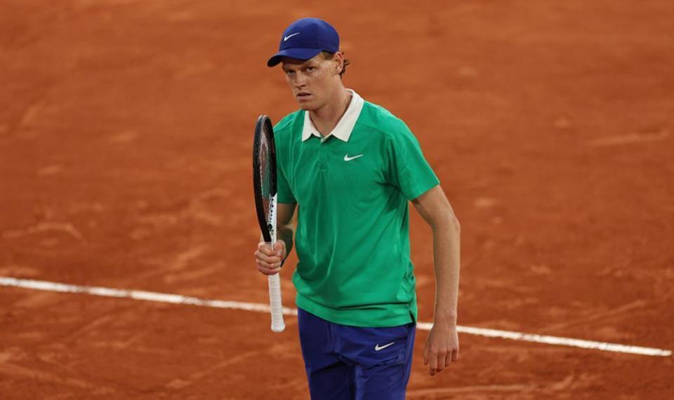 法网完胜美网，辛纳点燃赛场的简单介绍